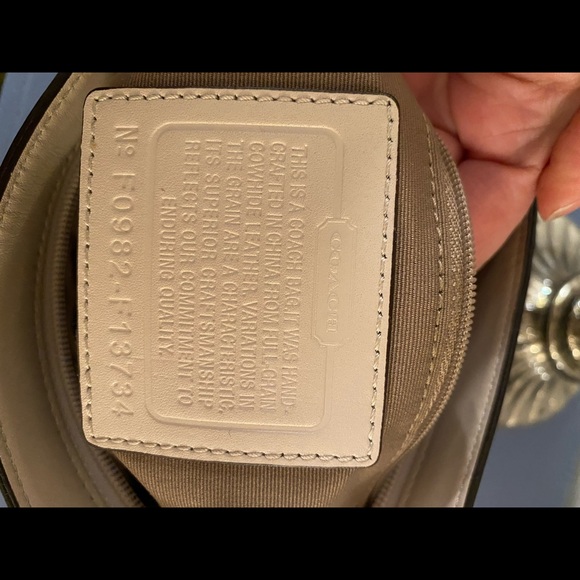 Coach cream color Large wristlet , Clutch. - Picture 3 of 4